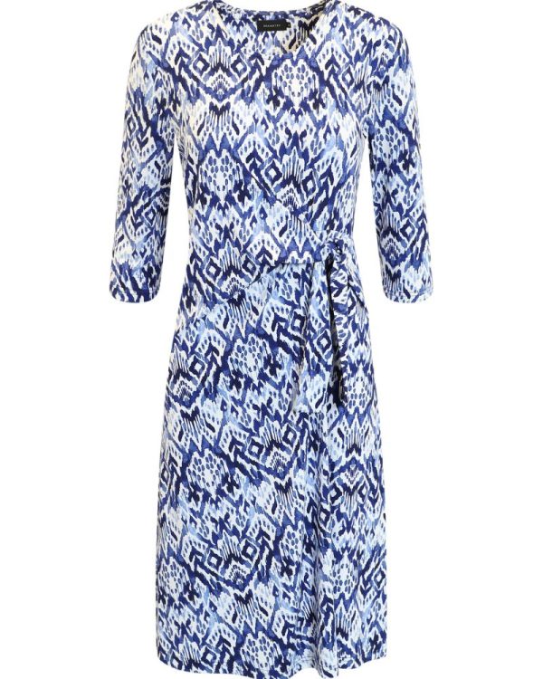 Klänning med band i midjan